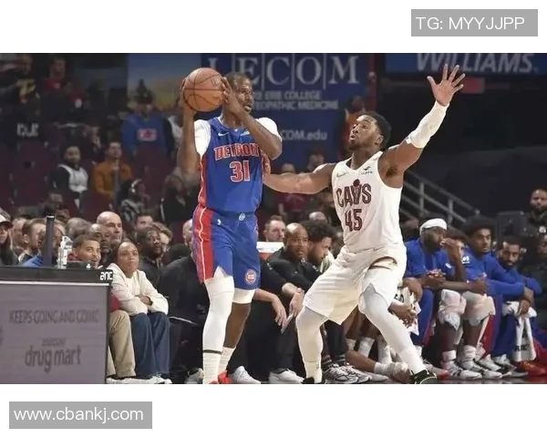 米切尔：泰森防守抢眼，全场掌声应得