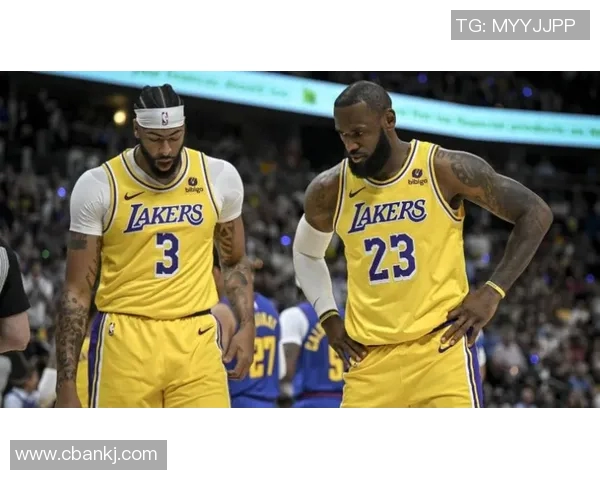 湖人vs太阳前瞻：布克带队挑战三巨头，湖人主场冲击八连胜