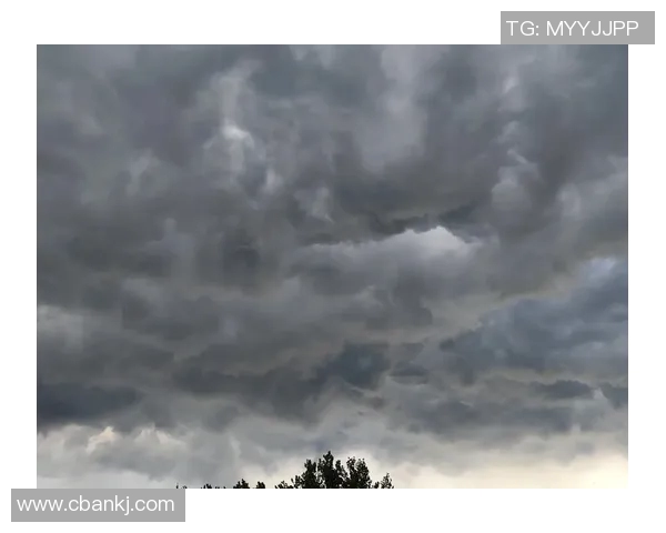 科尔:目前一切都不太顺利,感觉像有一层乌云笼罩着我们 科尔:目前一切都不太顺利,感觉像有一层乌云笼罩着我们